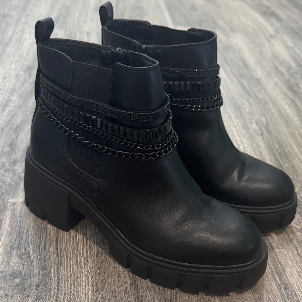 NWOB Black Chunky Heel Ankle Boots